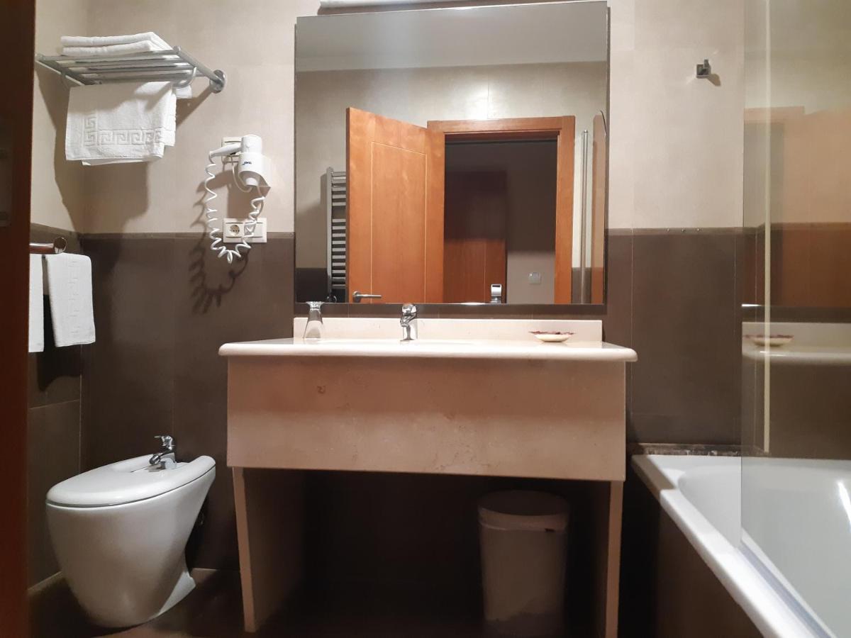 Hotel As Brisas Do Freixo ภายนอก รูปภาพ